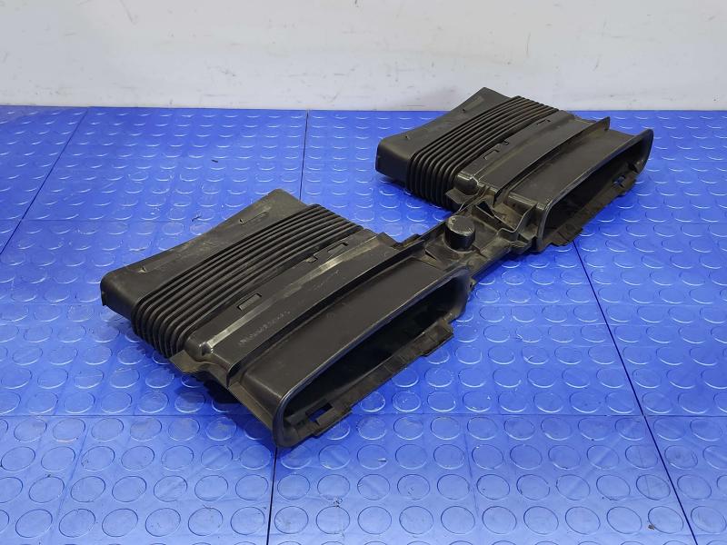2017-2025 Audi Q7 Engine Air Intake Duct Genuine OEM Part 4M0129510D