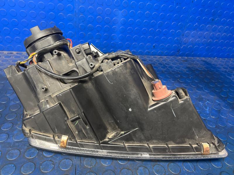 2006 Chrysler Pacifica Headlamp Assembly