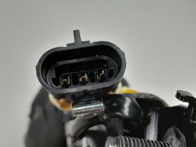 2013 Tesla Model S Front Seat Belt