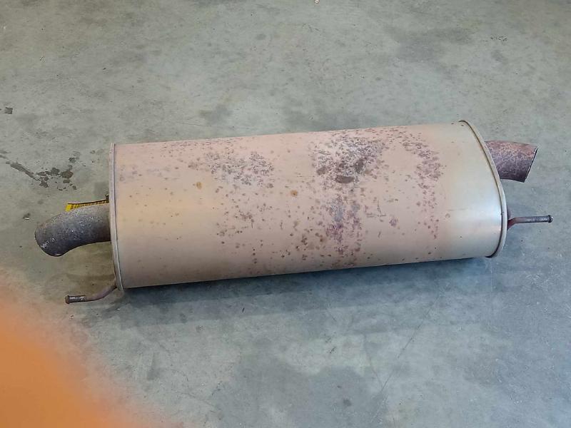 2011-2015 Infiniti QX56 QX80 Center Intermediate Exhaust Muffler OEM 201001LA2A