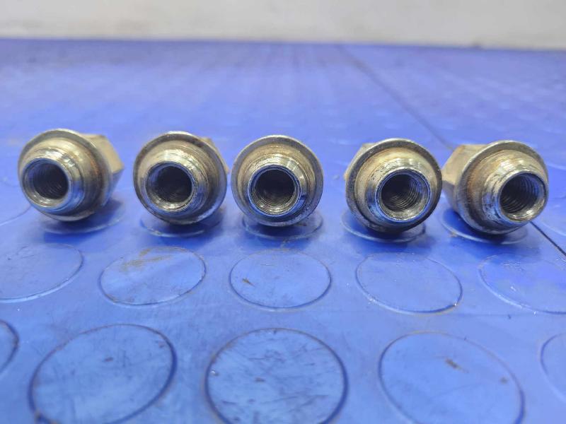 2011 Hyundai Sonata Lug Nuts