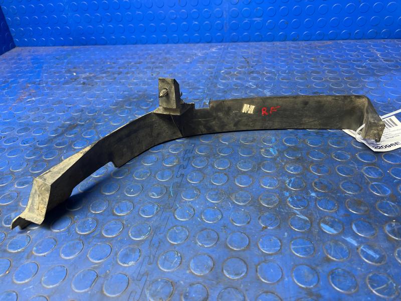 1999 - 02 GMC Sierra 1500 Front Bumper Filler RH Passsenger Side OEM 15049380