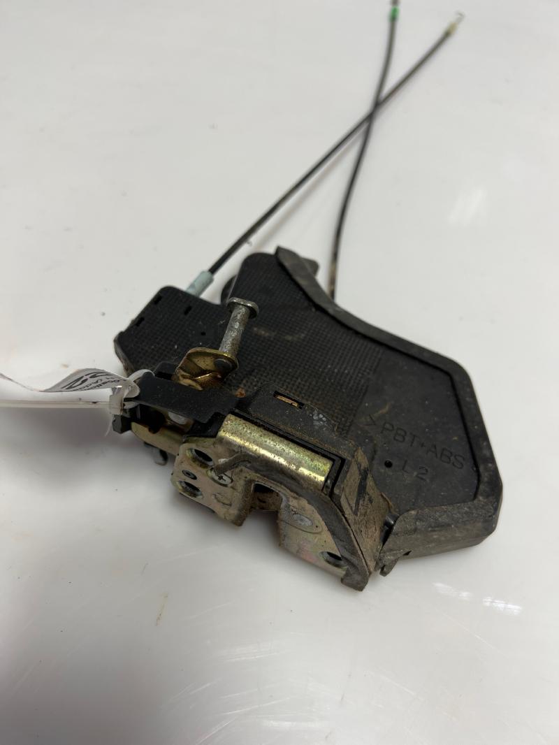 2003 Toyota Corolla Rear Door Latch