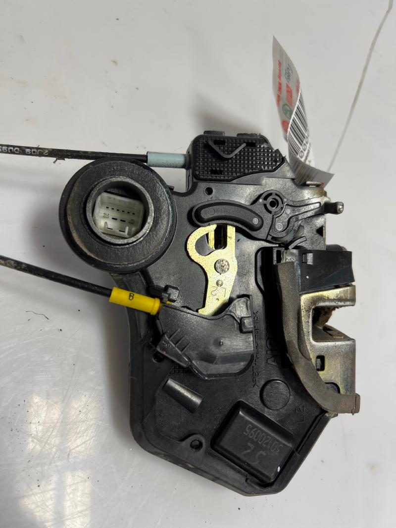 2003 Toyota Corolla Rear Door Latch