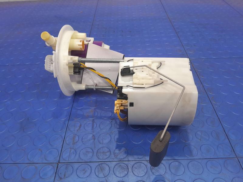 2017-2019 GMC Acadia FWD Fuel Pump Assembly Genuine OEM 84074257