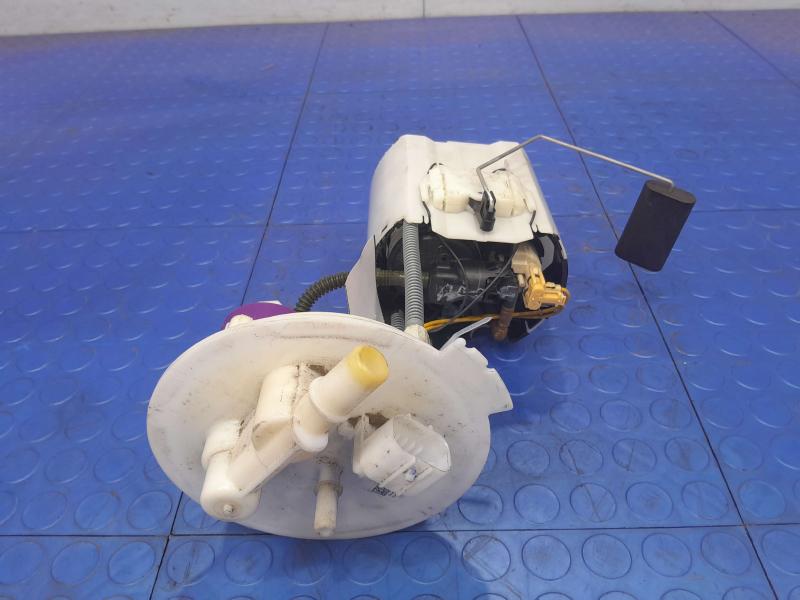 2017-2019 GMC Acadia FWD Fuel Pump Assembly Genuine OEM 84074257