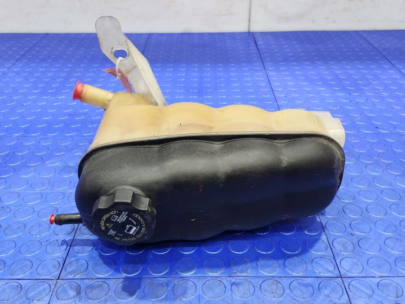 2010 Chevrolet Tahoe Coolant Recovery Bottle