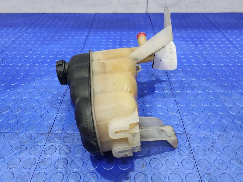 2010 Chevrolet Tahoe Coolant Recovery Bottle