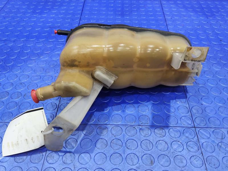 2010 Chevrolet Tahoe Coolant Recovery Bottle