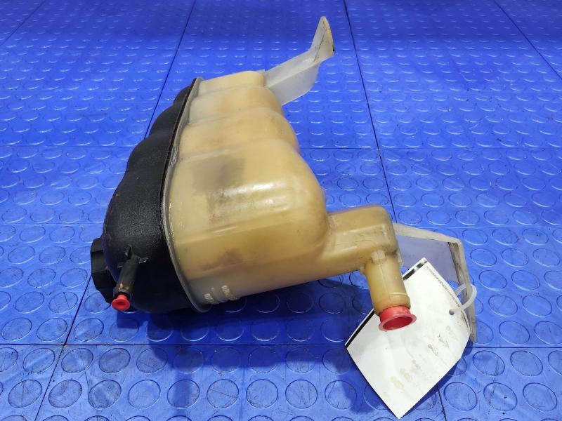 2010 Chevrolet Tahoe Coolant Recovery Bottle