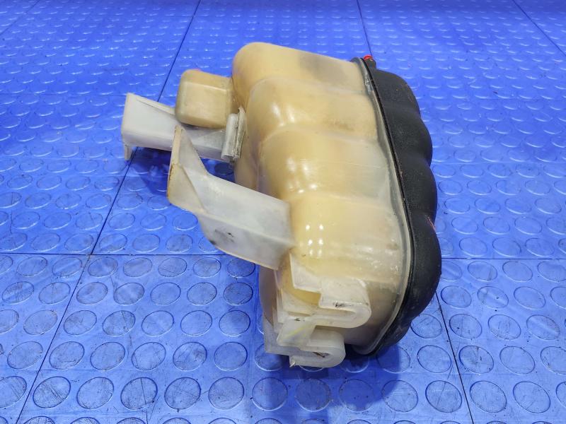 2010 Chevrolet Tahoe Coolant Recovery Bottle