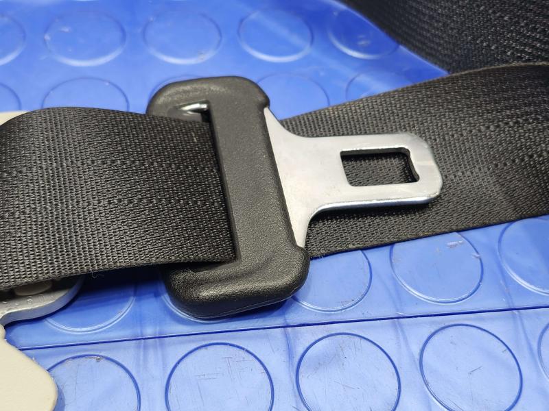 2011 Infiniti QX56 Rear Seat Belt