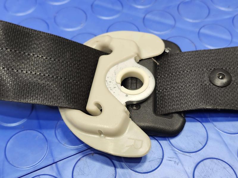 2011 Infiniti QX56 Rear Seat Belt