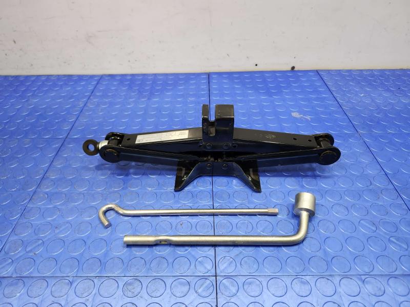 2011 Mazda CX-9 Jack Assembly