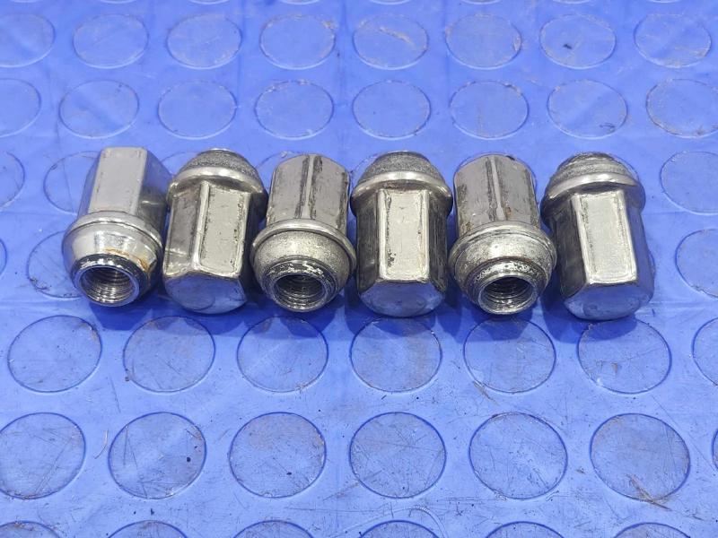 2019 Chevrolet Tahoe Lug Nuts
