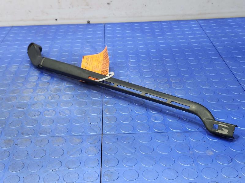 2016 Chevrolet Silverado 1500 Wiper Arm