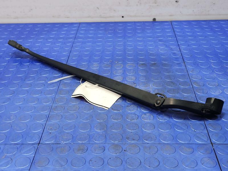 2016 Chevrolet Silverado 1500 Wiper Arm