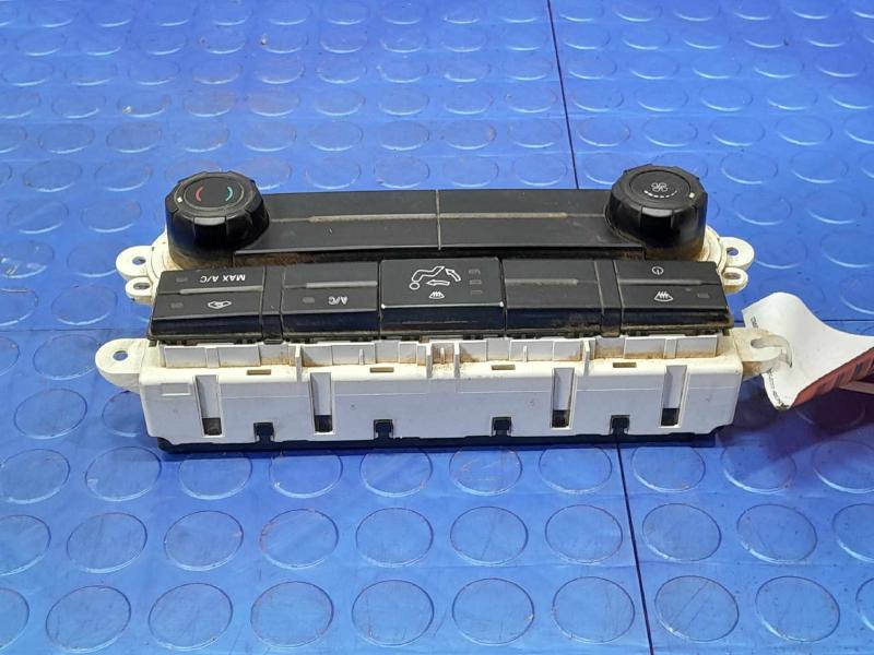 2013 Ford F-250 Super Duty Heater A/C Control