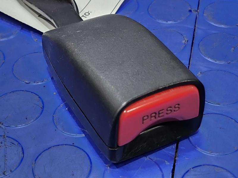 2012 Mazda Mazda5 Front Seat Belt