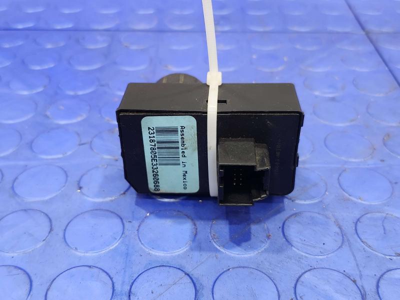 2014 Chevrolet Silverado 1500 Headlight Switch (Dash Mtd)