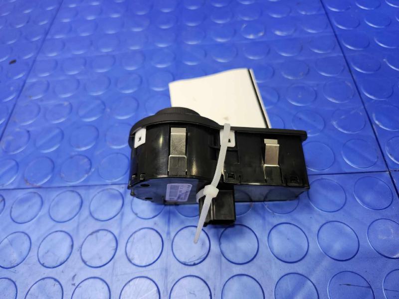 2021 Chrysler Voyager Headlight Switch (Dash Mtd)
