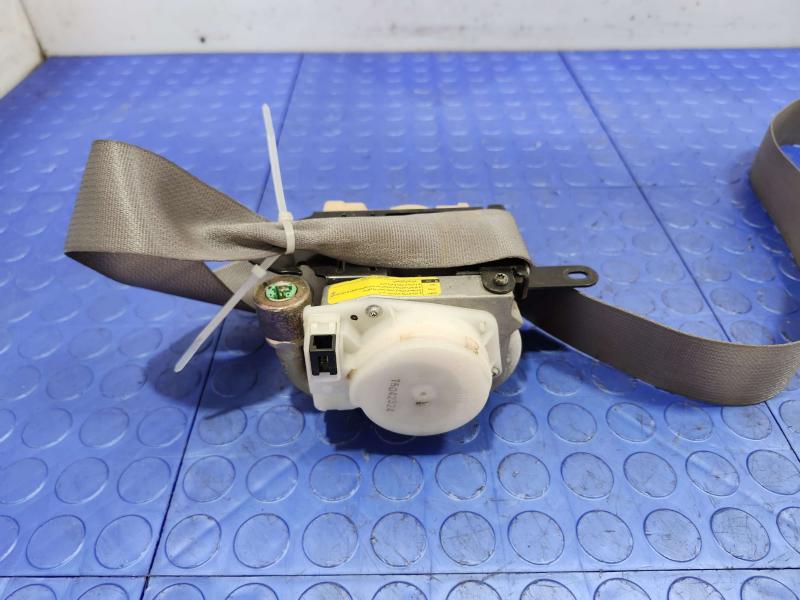 2003 Toyota 4Runner Front Seat Belt