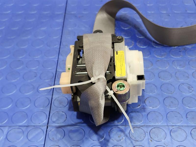 2003 Toyota 4Runner Front Seat Belt