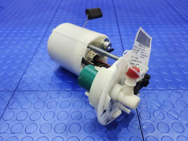 2010-2014 Buick Lacrosse FWD Fuel Pump Assembly Genuine OEM 13261982