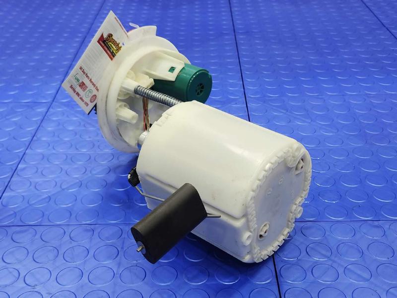 2010-2014 Buick Lacrosse FWD Fuel Pump Assembly Genuine OEM 13261982