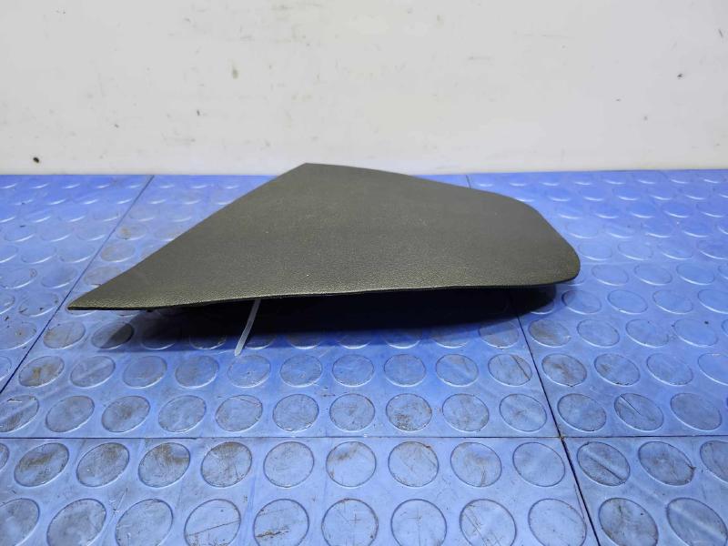2017-2022 Kia Niro Right Side Center Console End Cap Cover Trim 84618-G5000
