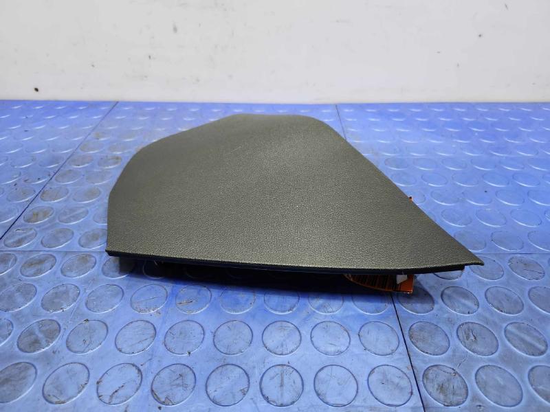 2017-2022 Kia Niro Right Side Center Console End Cap Cover Trim 84618-G5000