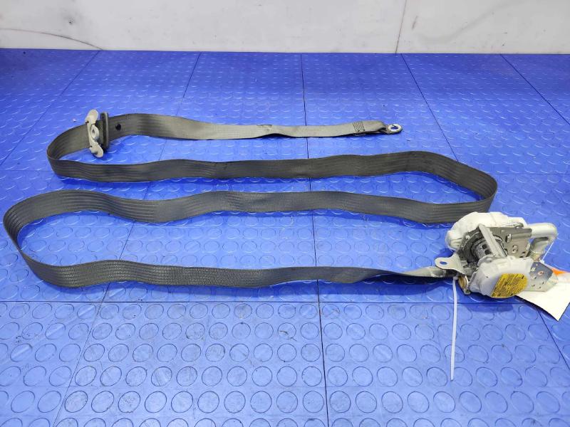 2013 Toyota Prius Front Seat Belt