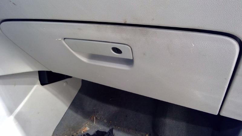 2009 Volkswagen Routan Glove Box