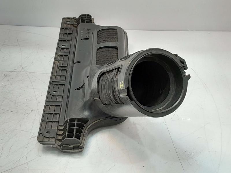 2011 - 2014 Hyundai Genesis Engine Air Intake Duct and Tube OEM 282103M200 282103M250