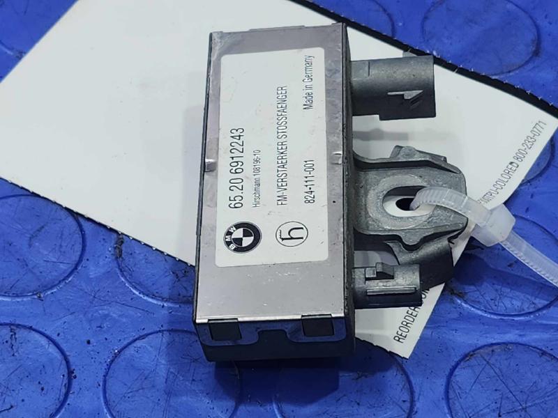 2003-2008 BMW Z4 FM Radio Antenna Amplfifier Genuine OEM 65206912243