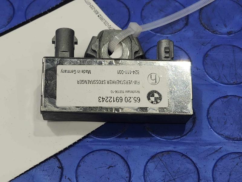 2003-2008 BMW Z4 FM Radio Antenna Amplfifier Genuine OEM 65206912243