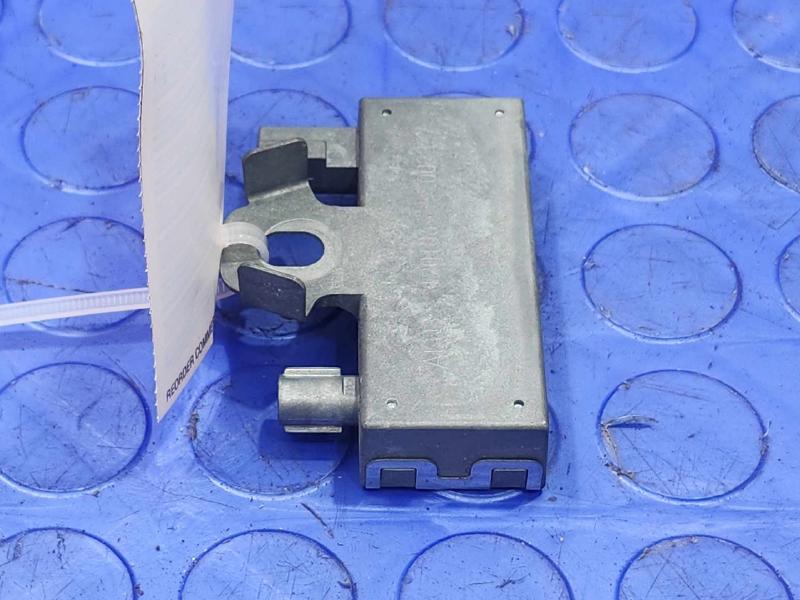 2003-2008 BMW Z4 FM Radio Antenna Amplfifier Genuine OEM 65206912243