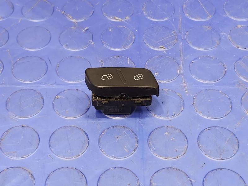 2015 Volkswagen Beetle Door Switch Front