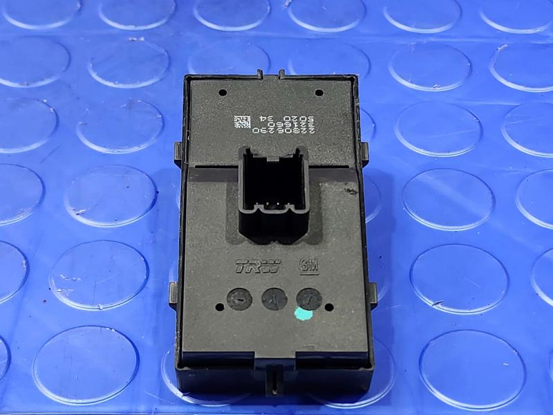 2015 Chevrolet Camaro Door Switch Front