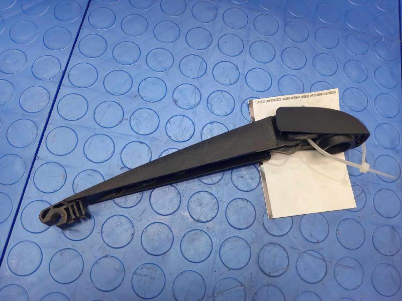 2011 Toyota Highlander Wiper Arm