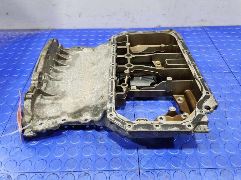 2017-2019 Audi Q7 3.0L OEM Upper Engine Oil Pan Genuine Part 06E103601BH