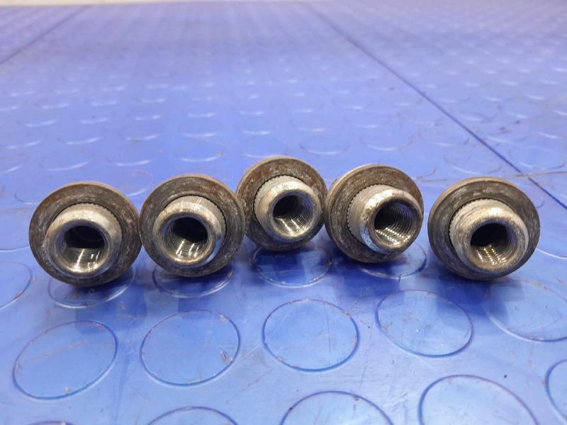 2019 Toyota Sienna Lug Nuts