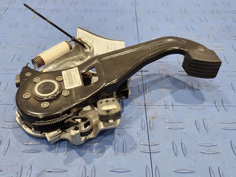 2006-2011 Mercedes-Benz ML W164 OEM Parking Brake Control Lever Pedal Assembly 164-420-21-84