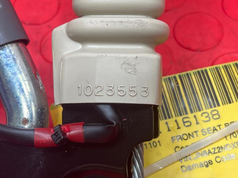 2011-2012 Infiniti QX56 Front Seat Belt Buckle RH Passenger Side Tan OEM 868421LA0A