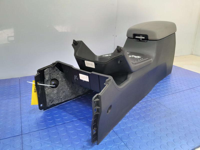 2011-2013 Kia Sorento Center Floor Console Gray Urethane - Fits Auto Trans OEM 846102P000VA