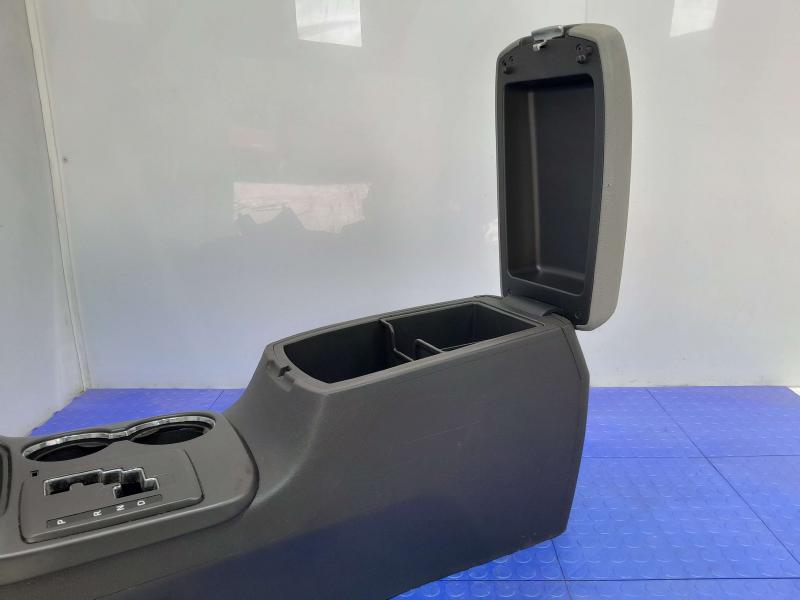 2011-2013 Kia Sorento Center Floor Console Gray Urethane - Fits Auto Trans OEM 846102P000VA