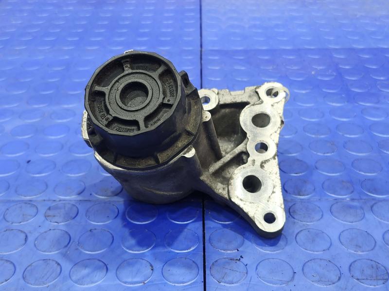 2017 Toyota Prius Oil Filter Housing