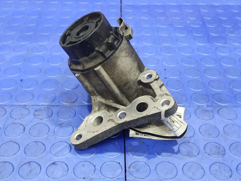 2017 Toyota Prius Oil Filter Housing