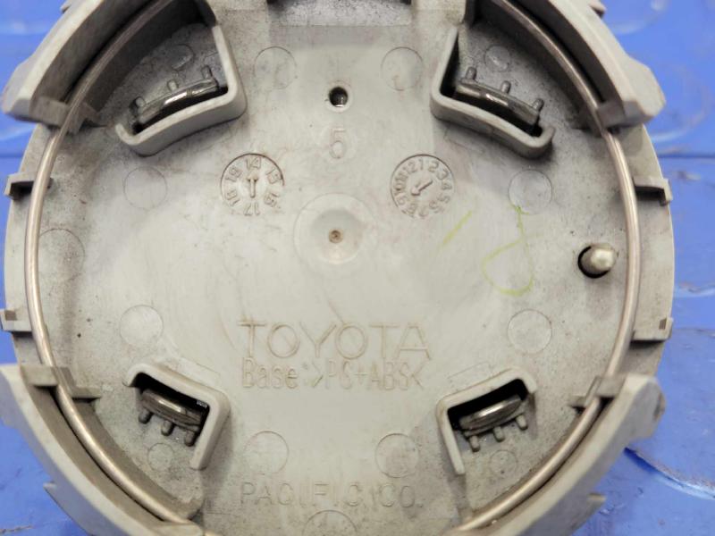 2015 Toyota Camry Center Cap