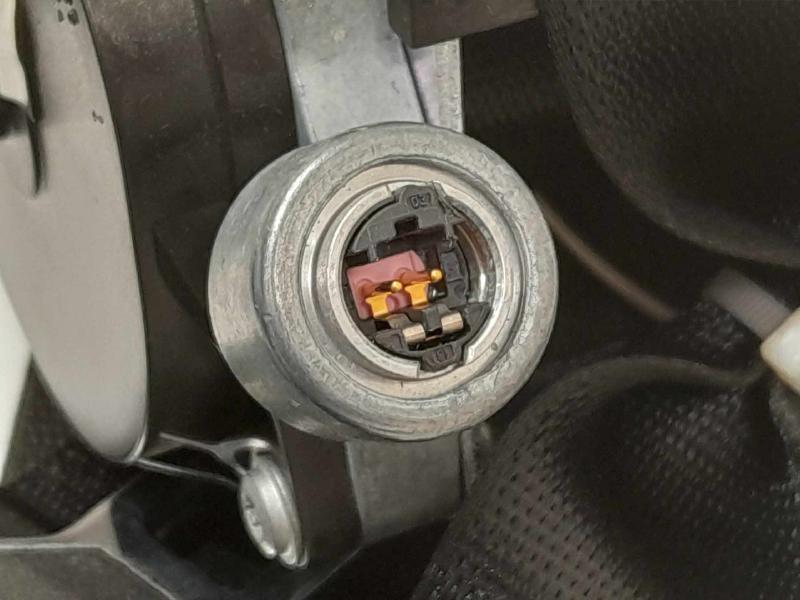 2014 MINI Paceman Front Seat Belt